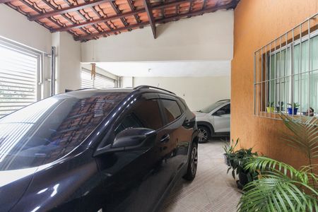 Casa à venda com 245m², 4 quartos e 3 vagas Casa à venda com 245m², 4 quartos e 3 vagasGaragem