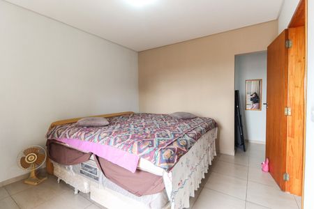 Casa à venda com 245m², 4 quartos e 3 vagas Casa à venda com 245m², 4 quartos e 3 vagasQuarto 1