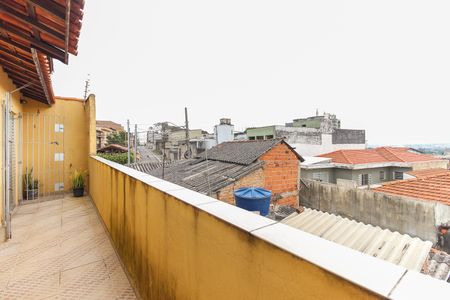 Casa à venda com 245m², 4 quartos e 3 vagas Casa à venda com 245m², 4 quartos e 3 vagasVaranda da Suíte 2