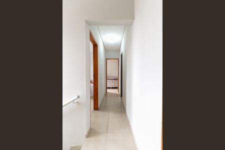 Casa à venda com 245m², 4 quartos e 3 vagas Casa à venda com 245m², 4 quartos e 3 vagasCorredor