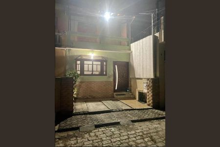 Casa à venda com 170m², 3 quartos e 5 vagas