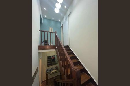 Casa à venda com 170m², 3 quartos e 5 vagas