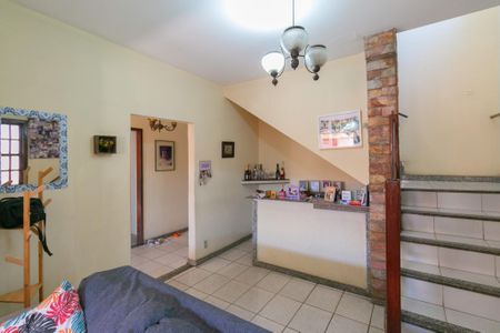 Sala de casa à venda com 5 quartos, 360m² em Venda Nova, Belo Horizonte
