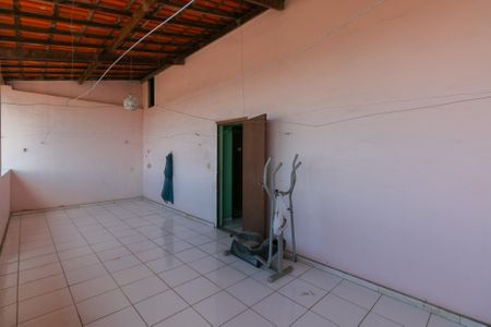 Casa à venda com 360m², 5 quartos e 4 vagasVista do Quarto 2