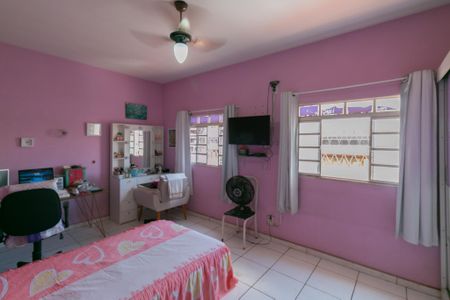 Casa à venda com 360m², 5 quartos e 4 vagasQuarto 2