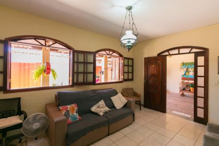 Casa à venda com 360m², 5 quartos e 4 vagasSala
