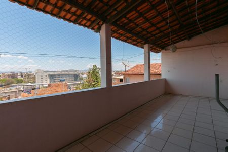 Casa à venda com 360m², 5 quartos e 4 vagasVista do Quarto 2