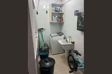 Casa à venda com 72m², 2 quartos e 2 vagas