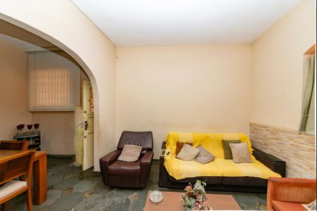 Casa à venda com 150m², 3 quartos e 3 vagas Casa à venda com 150m², 3 quartos e 3 vagasSala 1