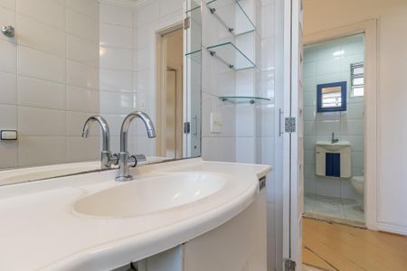 Apartamento à venda com 102m², 2 quartos e 1 vaga Apartamento à venda com 102m², 2 quartos e 1 vagaBanheiro 1