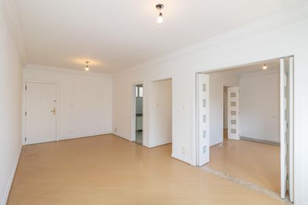Apartamento à venda com 102m², 2 quartos e 1 vaga Apartamento à venda com 102m², 2 quartos e 1 vagaSala