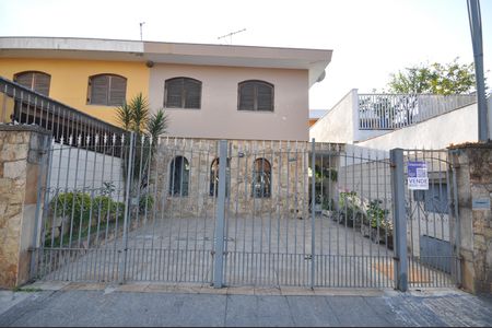 Casa à venda com 180m², 3 quartos e 3 vagasFachada