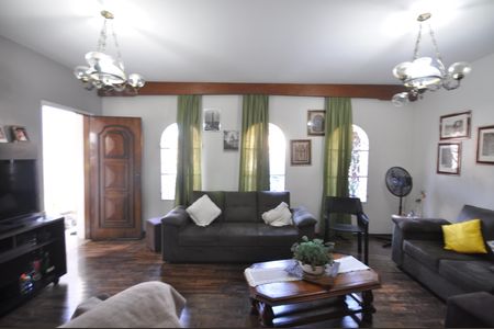 Casa à venda com 180m², 3 quartos e 3 vagasSala