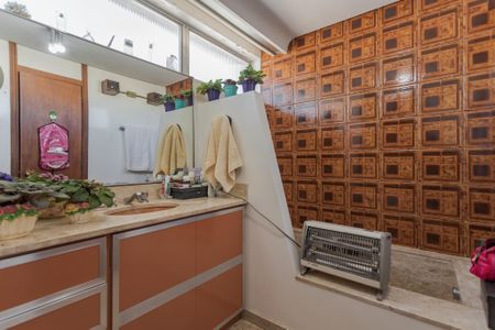 Apartamento à venda com 450m², 3 quartos e 2 vagasBanheiro da Suíte