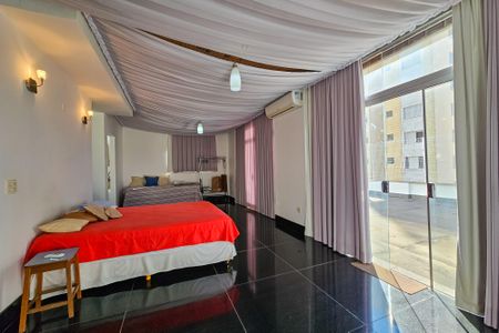 Apartamento à venda com 260m², 3 quartos e 2 vagas Apartamento à venda com 260m², 3 quartos e 2 vagasCobertura