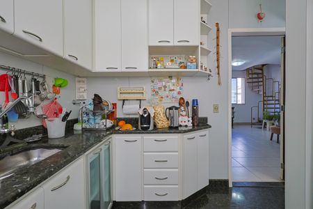 Apartamento à venda com 260m², 3 quartos e 2 vagas Apartamento à venda com 260m², 3 quartos e 2 vagasCozinha