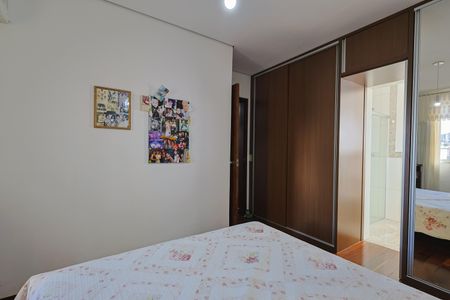 Apartamento à venda com 260m², 3 quartos e 2 vagas Apartamento à venda com 260m², 3 quartos e 2 vagasQuarto 3 - Suíte