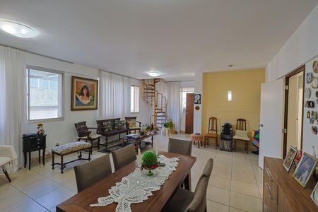 Apartamento à venda com 260m², 3 quartos e 2 vagas Apartamento à venda com 260m², 3 quartos e 2 vagasSala