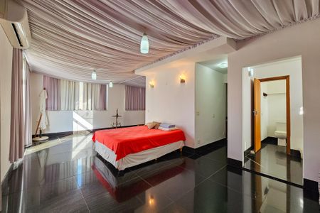 Apartamento à venda com 260m², 3 quartos e 2 vagas Apartamento à venda com 260m², 3 quartos e 2 vagasCobertura