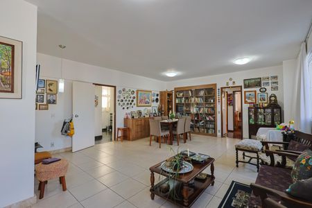 Apartamento à venda com 260m², 3 quartos e 2 vagas Apartamento à venda com 260m², 3 quartos e 2 vagasSala