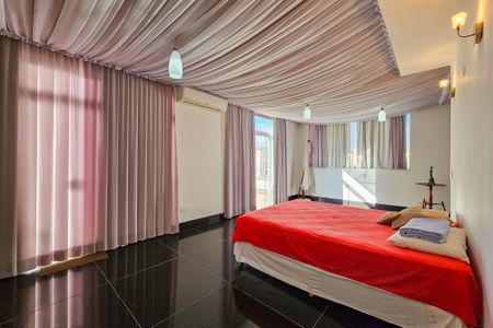 Apartamento à venda com 260m², 3 quartos e 2 vagas Apartamento à venda com 260m², 3 quartos e 2 vagasCobertura