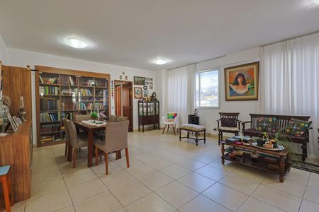 Apartamento à venda com 260m², 3 quartos e 2 vagas Apartamento à venda com 260m², 3 quartos e 2 vagasSala