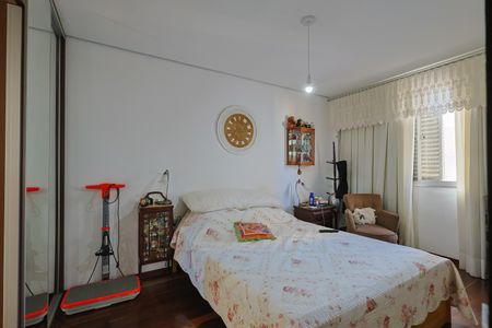 Apartamento à venda com 260m², 3 quartos e 2 vagas Apartamento à venda com 260m², 3 quartos e 2 vagasQuarto 3 - Suíte