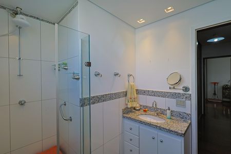 Apartamento à venda com 260m², 3 quartos e 2 vagas Apartamento à venda com 260m², 3 quartos e 2 vagasBanheiro