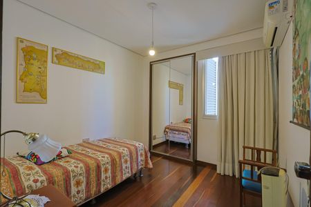 Apartamento à venda com 260m², 3 quartos e 2 vagas Apartamento à venda com 260m², 3 quartos e 2 vagasQuarto 2