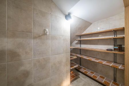 Casa à venda com 260m², 3 quartos e 9 vagasDespensa