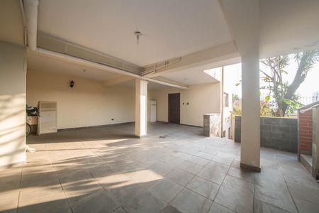 Casa à venda com 260m², 3 quartos e 9 vagasGaragem