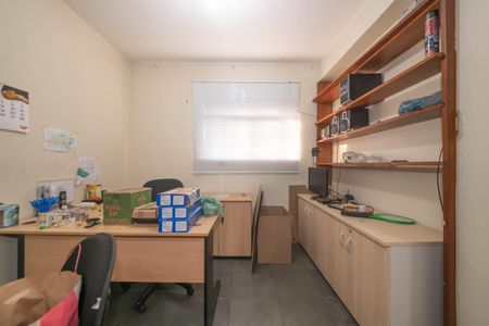 Casa à venda com 260m², 3 quartos e 9 vagasEscritório