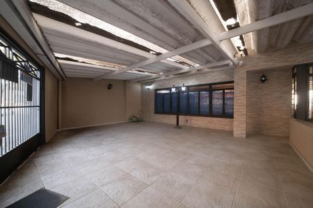 Casa à venda com 260m², 3 quartos e 9 vagasGaragem Frente