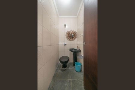 Casa à venda com 260m², 3 quartos e 9 vagasBanheiro de Serviço