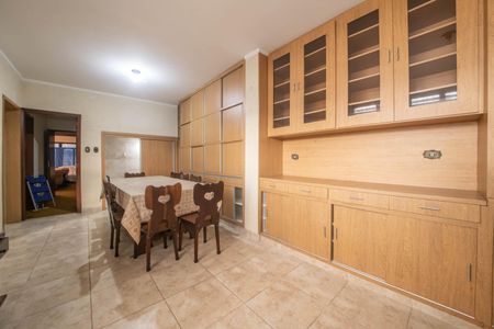 Casa à venda com 260m², 3 quartos e 9 vagasCopa