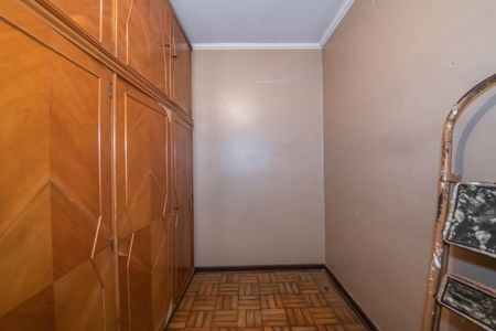 Casa à venda com 260m², 3 quartos e 9 vagasQuarto de Serviço