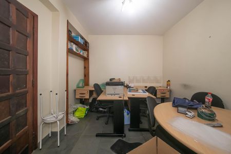 Casa à venda com 260m², 3 quartos e 9 vagasEscritório