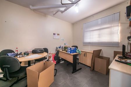 Casa à venda com 260m², 3 quartos e 9 vagasEscritório