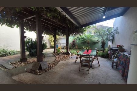 Casa à venda com 180m², 4 quartos e 1 vagaÁrea externa