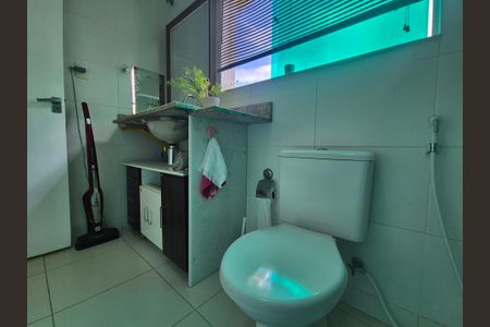 Casa à venda com 180m², 4 quartos e 1 vagaBanheiro da Suíte 2