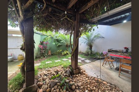 Casa à venda com 180m², 4 quartos e 1 vagaÁrea externa