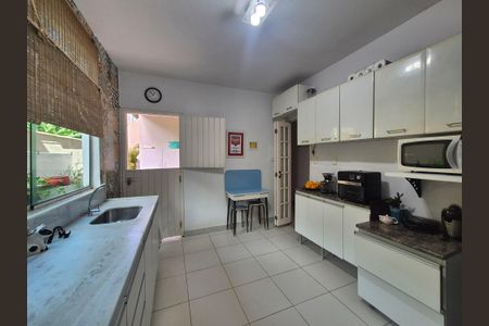 Casa à venda com 180m², 4 quartos e 1 vagaCozinha