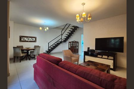 Casa à venda com 180m², 4 quartos e 1 vagaSala