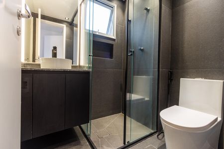 Apartamento à venda com 81m², 2 quartos e 2 vagasBanheiro da Suíte