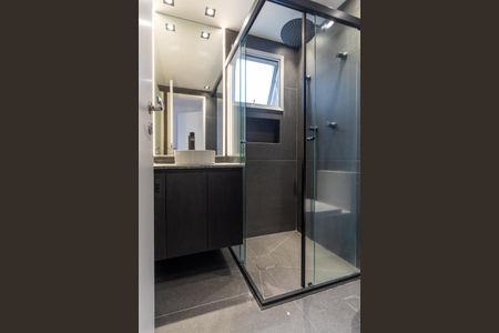 Apartamento à venda com 81m², 2 quartos e 2 vagasBanheiro da Suíte