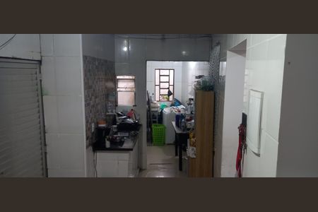 Casa à venda com 200m², 2 quartos e sem vagaCozinha e Área de Serviço
