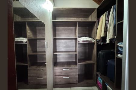 Casa à venda com 150m², 3 quartos e 2 vagasCloset Quarto 3