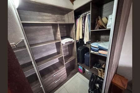 Casa à venda com 150m², 3 quartos e 2 vagasCloset Quarto 3