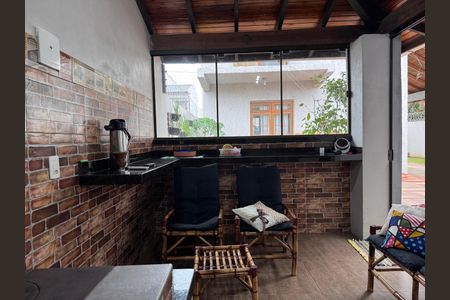 Casa à venda com 150m², 3 quartos e 2 vagasÁrea Gourmet