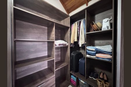 Casa à venda com 150m², 3 quartos e 2 vagasCloset Quarto 3